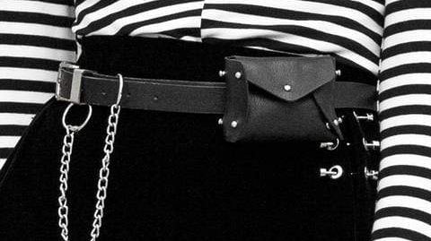 How to Become a Goth Queen With The Right Accessories?