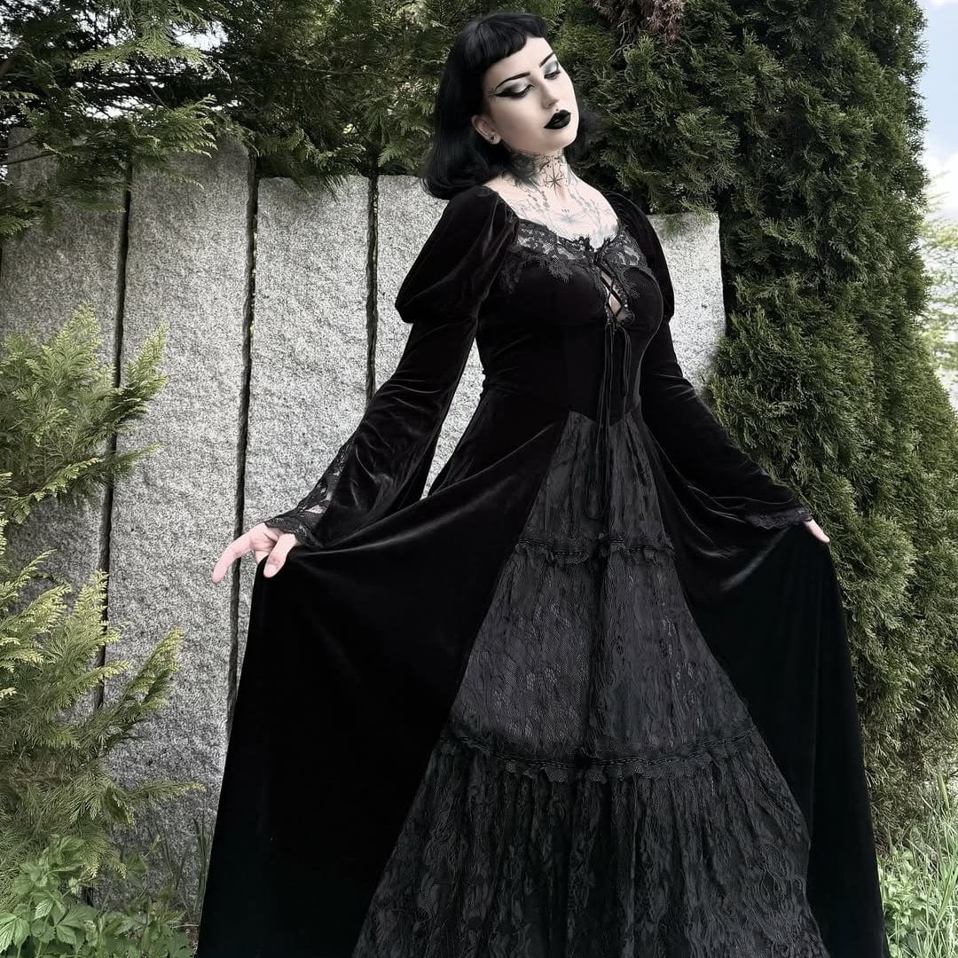 Darkinlove Women's Gothic Puff Sleeved Lace Splice Velvet Wedding Dress