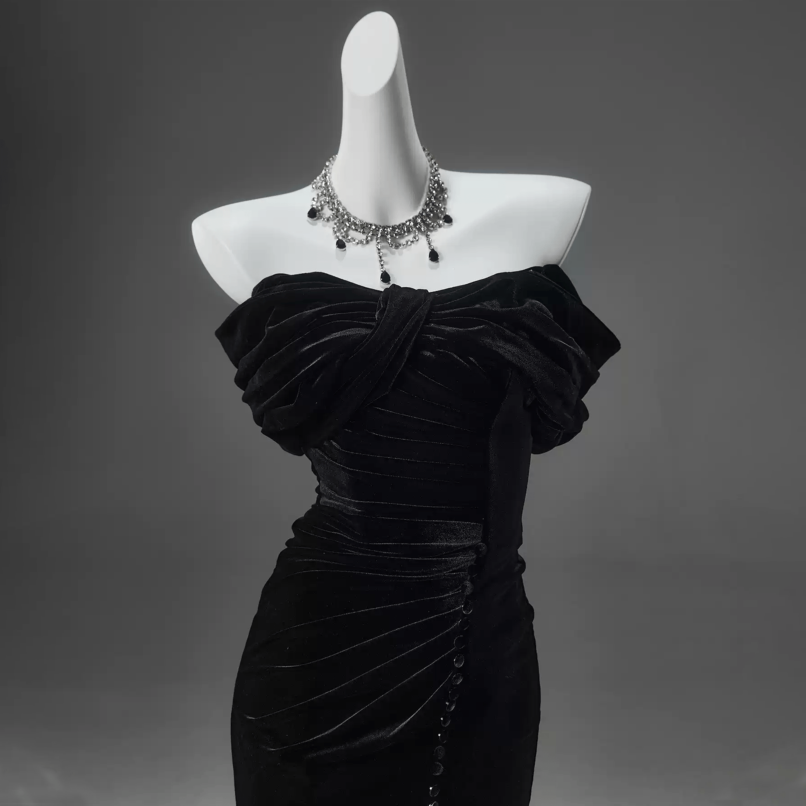 Kobine Custom-made Gothic Bowknot Lacing-up Ruffles Strapless Tuxedo Gown Black Wedding Dress