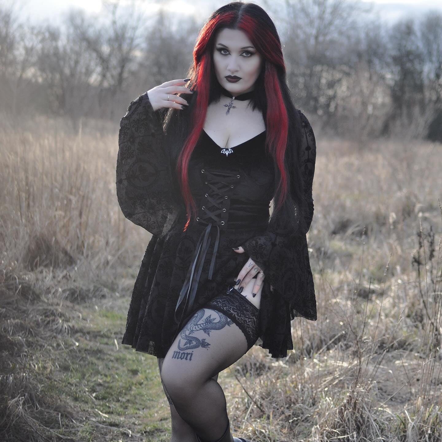 Kobine Women's Gothic Lace-up Velvet Splice Long Sleeved Dress