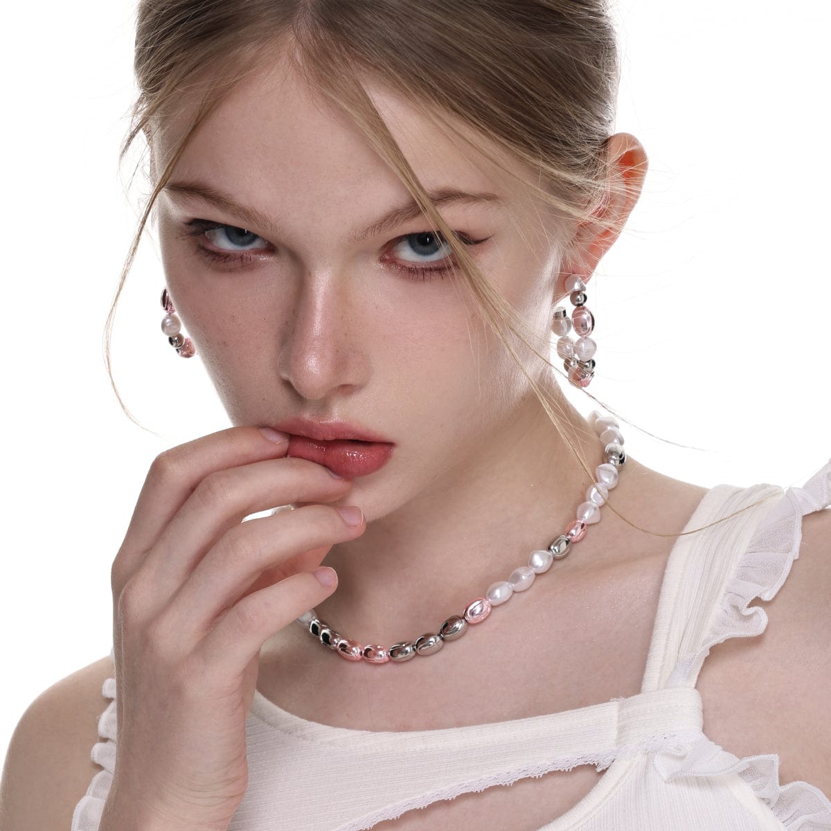 Kobine Women's Lolita Contrast Color Pearl Earrings