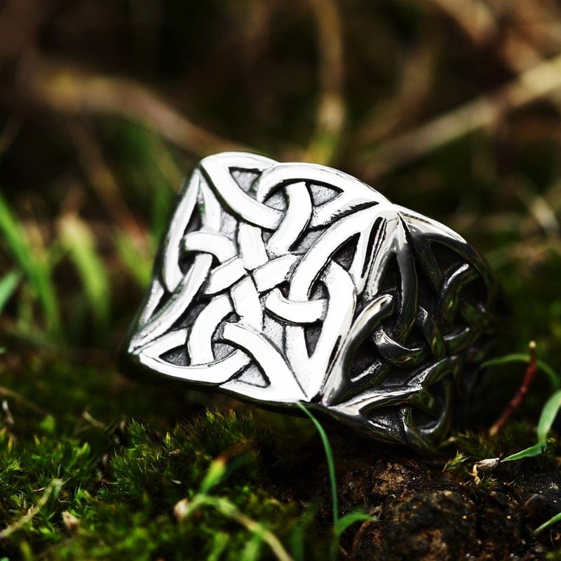 Kobine Men's Punk Celtic Knot Carved Ring