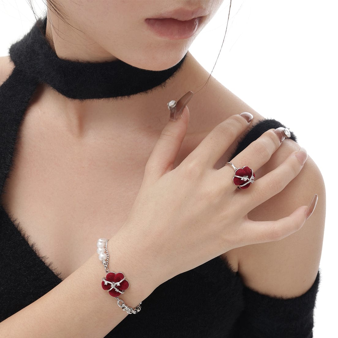 Kobine Women's Grunge Flocking Floral Pearl Bracelet