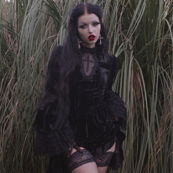 Darkinlove Women's Gothic Flared Sleeved Lace Velvet Dress