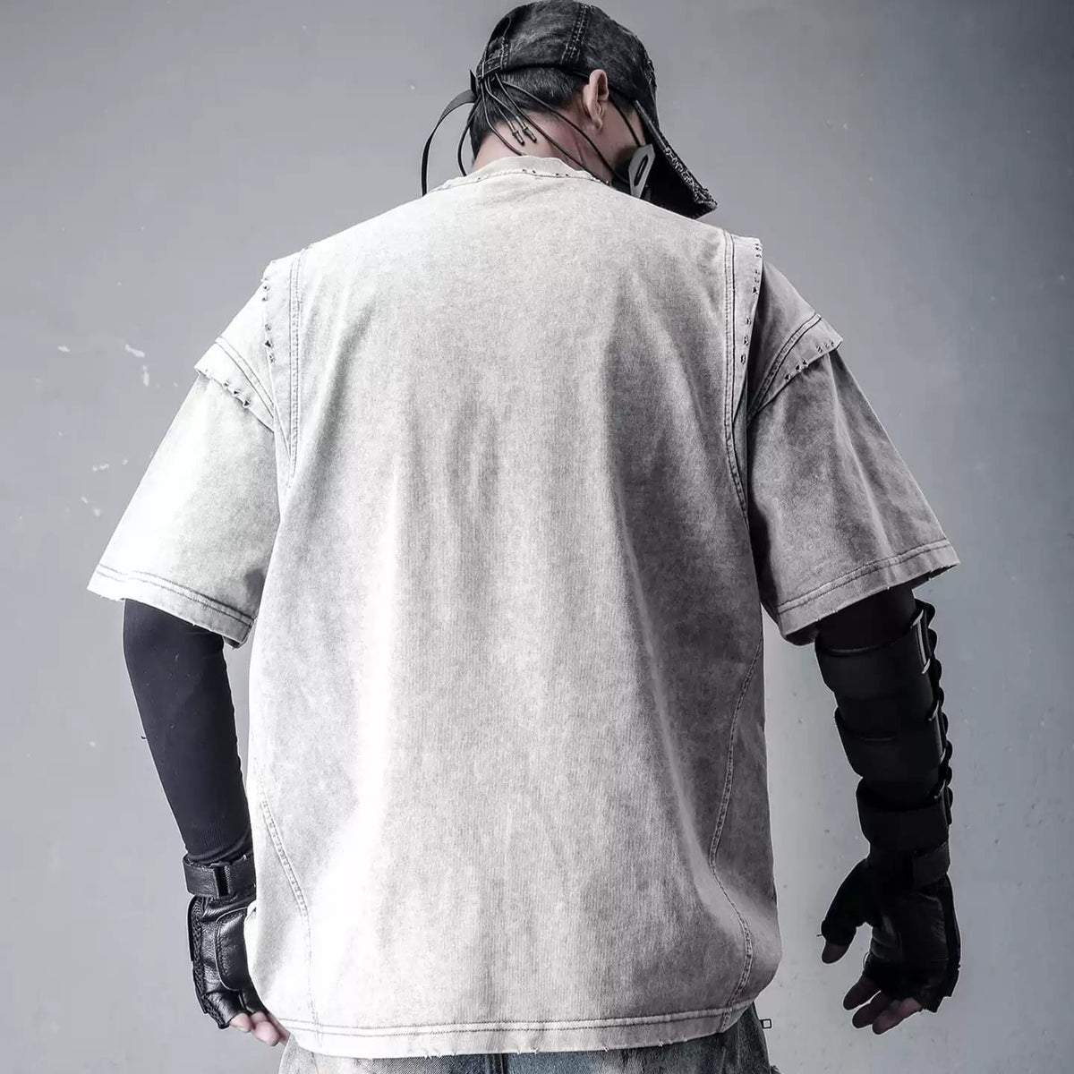 Kobine Men's Techwear Star Decor Distressed Short Sleeve Top Grey