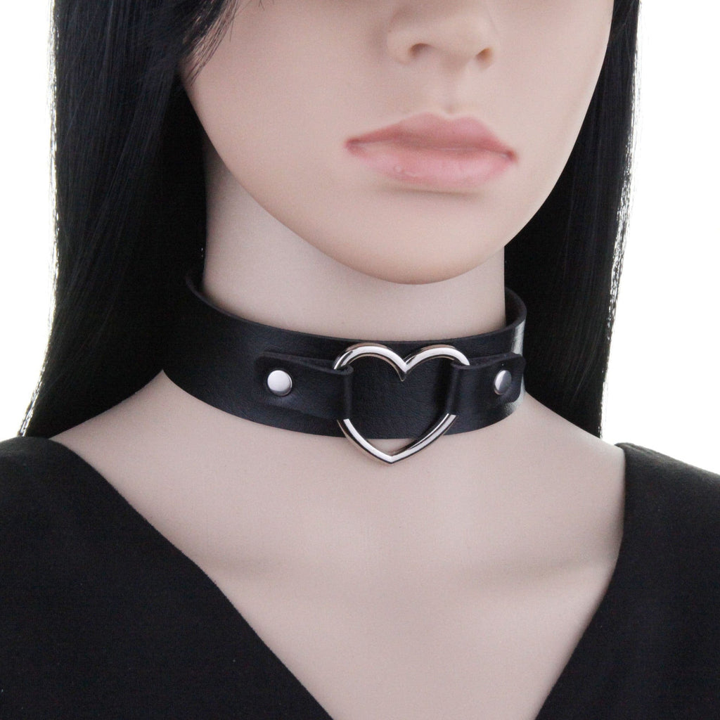 Kobine Women's Punk Heart Nailed Choker