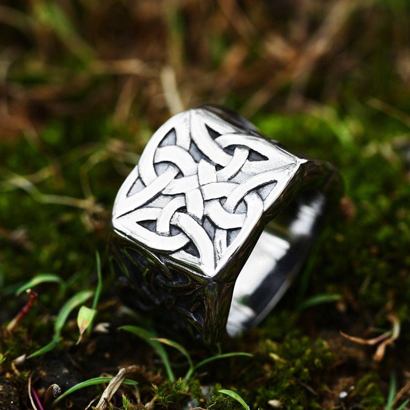 Kobine Men's Punk Celtic Knot Carved Ring